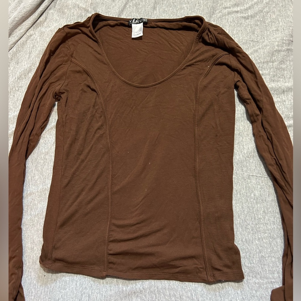 Brown stretchy t new never worn medium